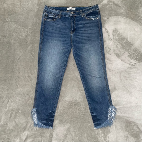 KanCan Ankle Cropped Distressed Hem Jeans Size 13/30 - Picture 1 of 11